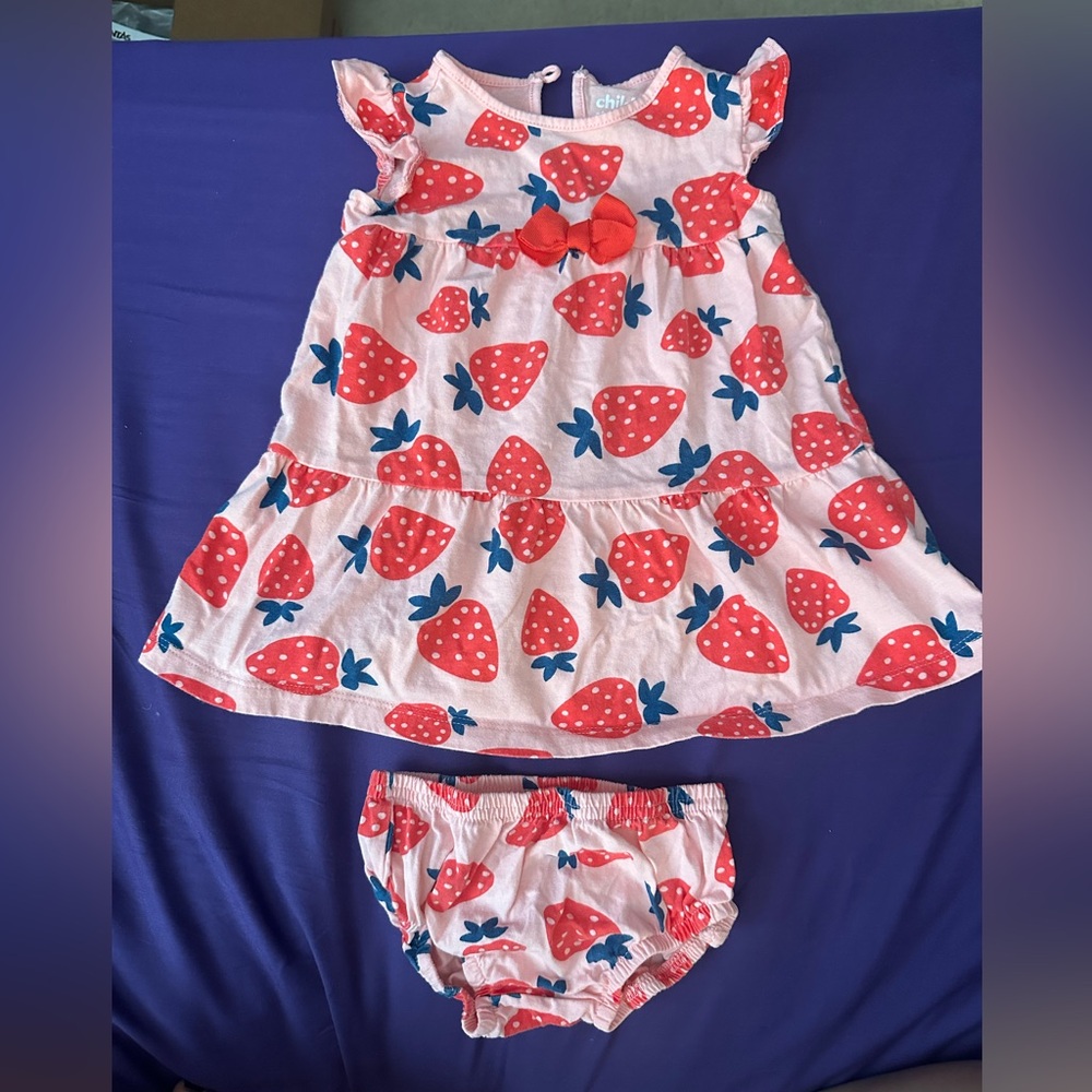 Carters Child of Mine Two Piece Strawberry Bloomer Set. Sz 12m